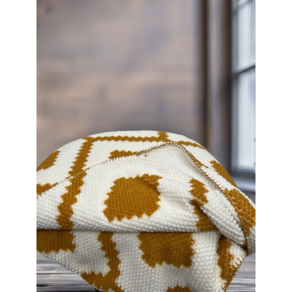 Artemis Velveteen Berber‎ Throw/Blanket/ Reversible mustard - Picture 3 of 8